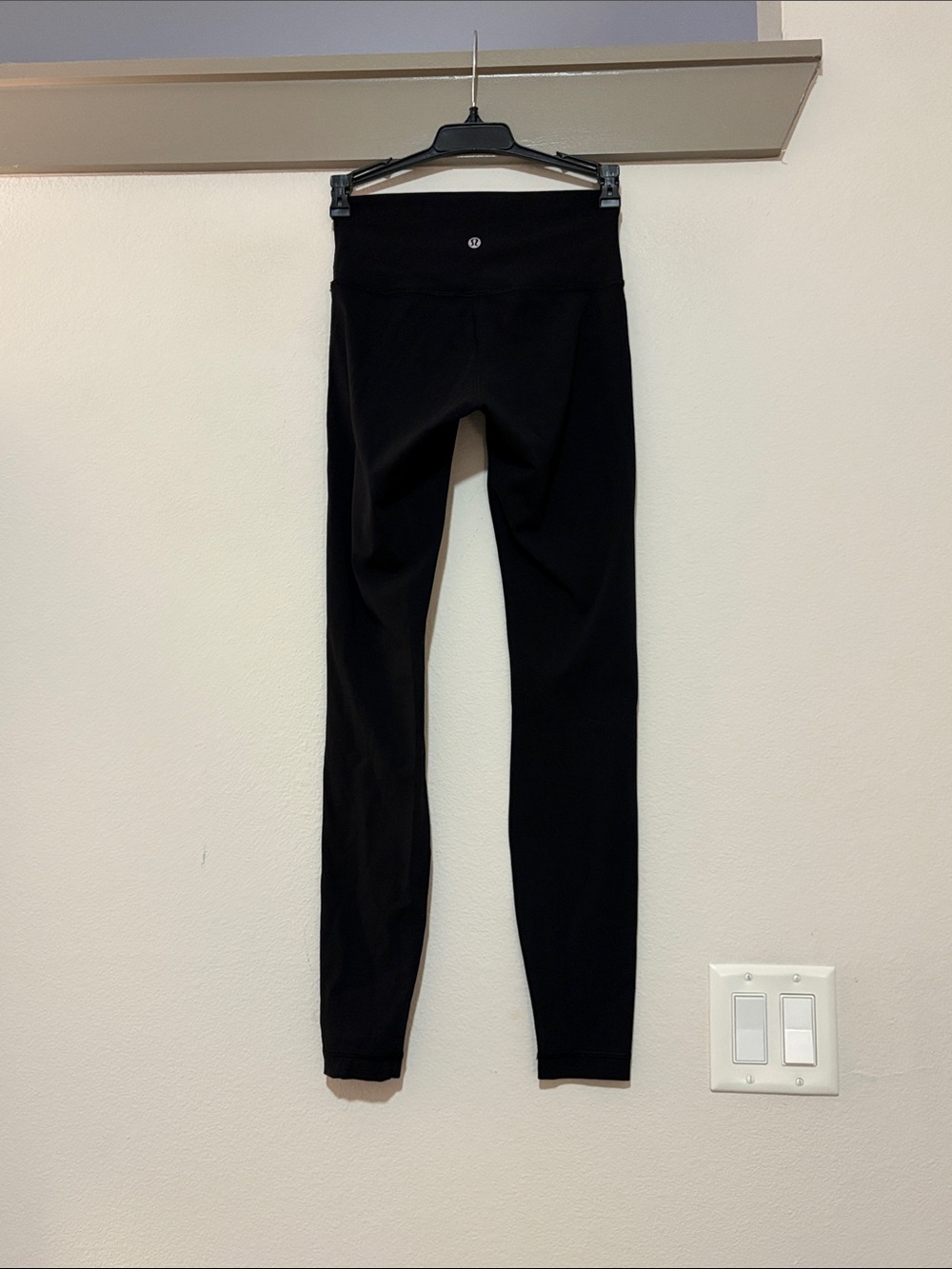 Lululemon Wunder Under High Rise Tight Brushed 28” in Black SZ 4 EUC - Picture 4 of 5
